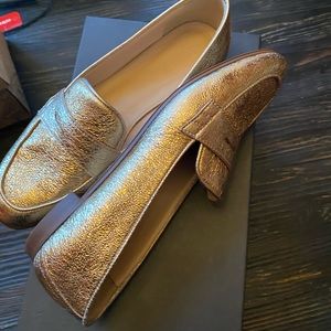 JCREW GOLD LEATHER LOAFERS size 8